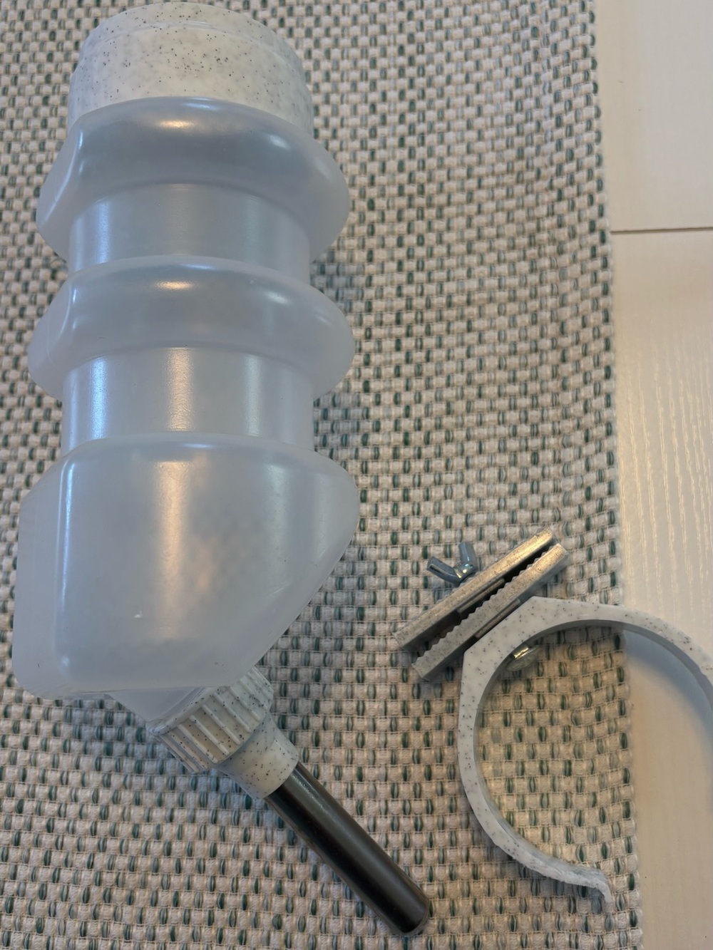 Puppy water feeder for kennel / pet water feeder